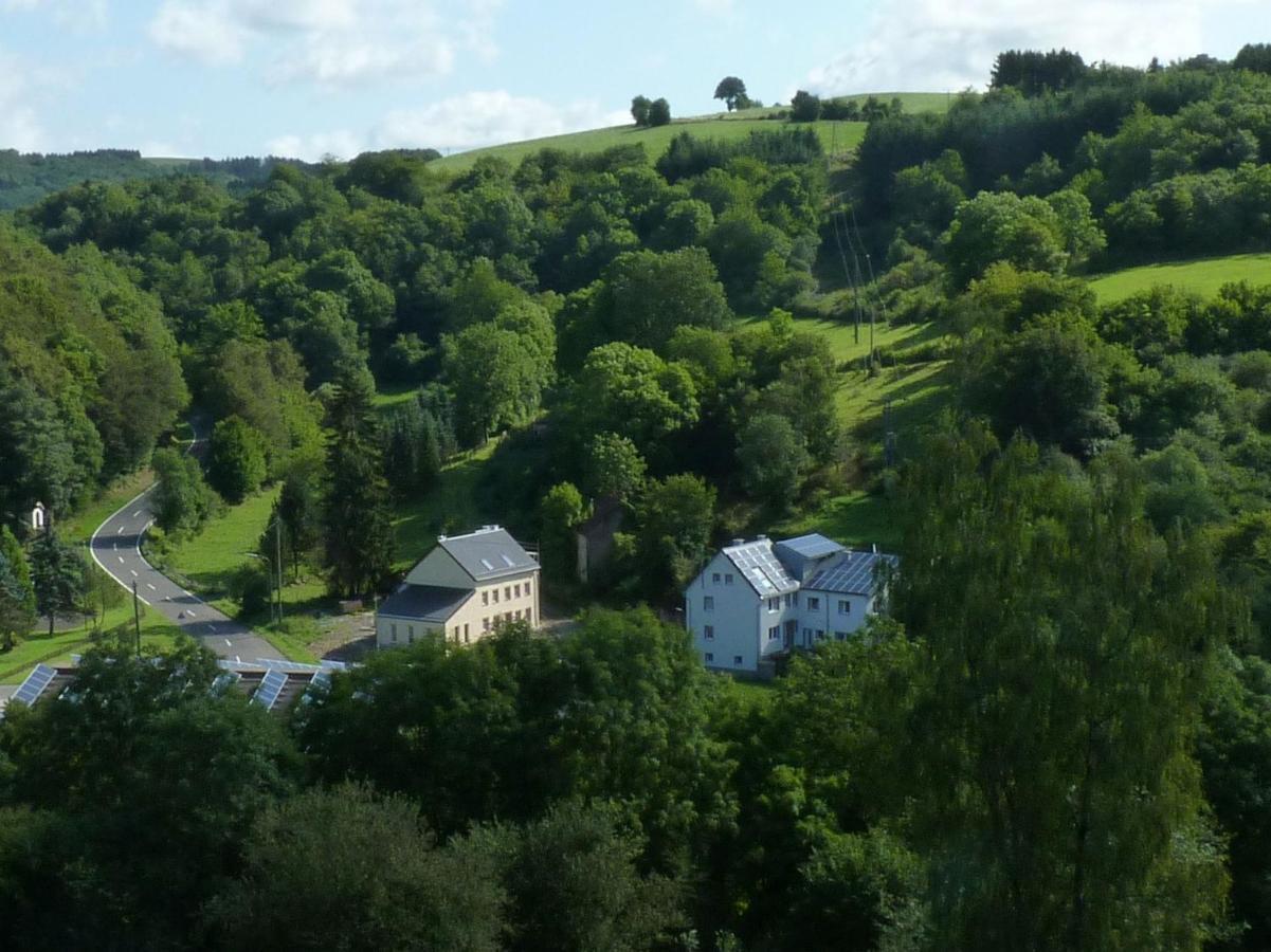 Suedeifel Ferienhaeuser Christian Faust Villa Zweifelscheid Luaran gambar