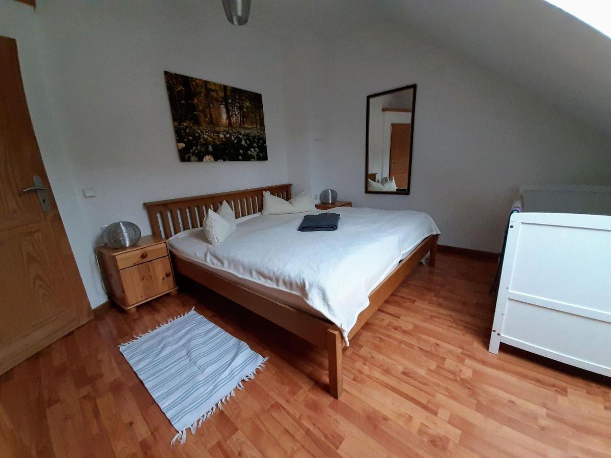 Suedeifel Ferienhaeuser Christian Faust Villa Zweifelscheid Luaran gambar