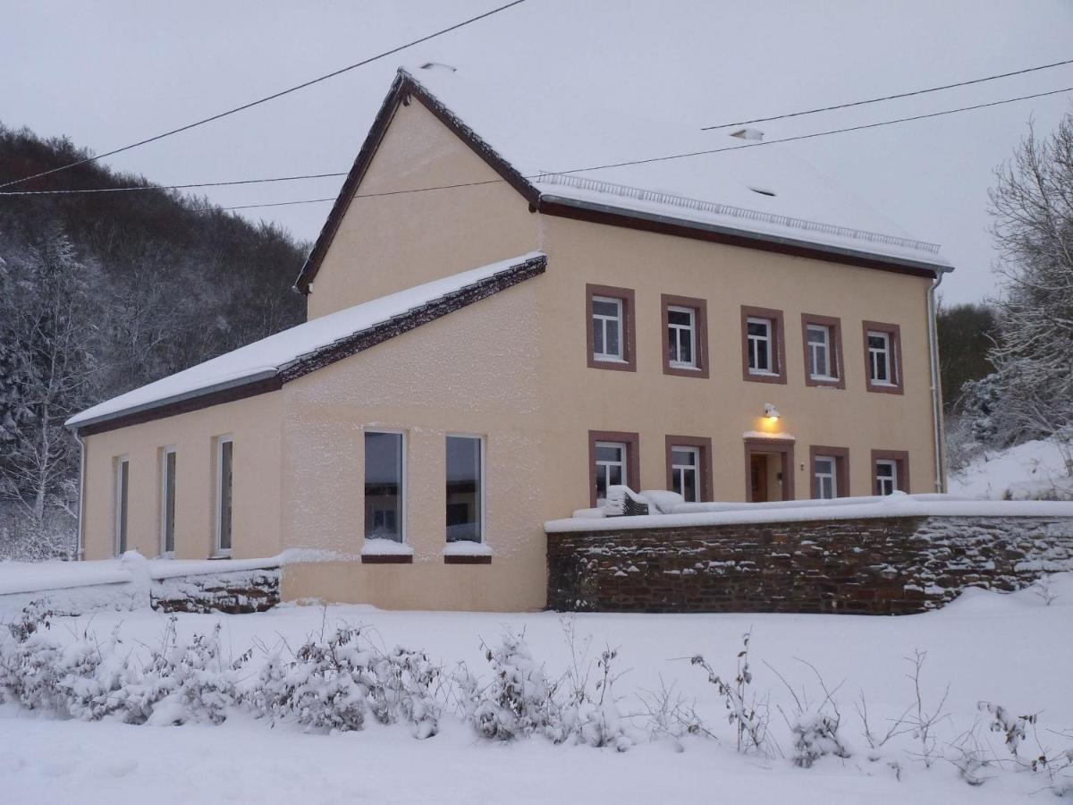 Suedeifel Ferienhaeuser Christian Faust Villa Zweifelscheid Luaran gambar