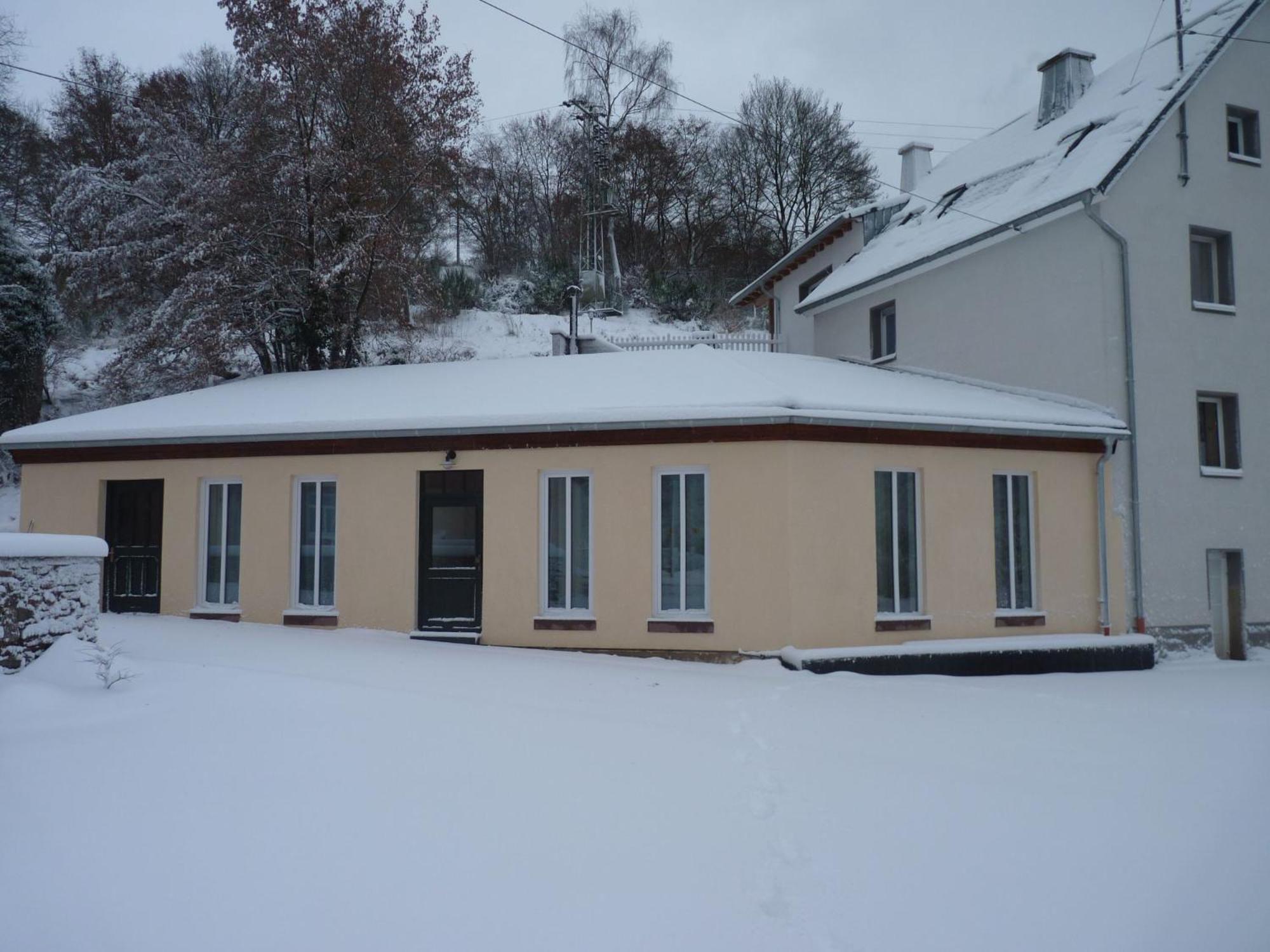 Suedeifel Ferienhaeuser Christian Faust Villa Zweifelscheid Luaran gambar